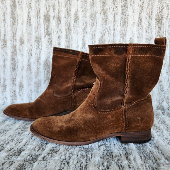 Frye "Cara Short" Suede Leather Ankle Boots Wood Brown | Women's Size 8.5 B - Picture 3 of 12